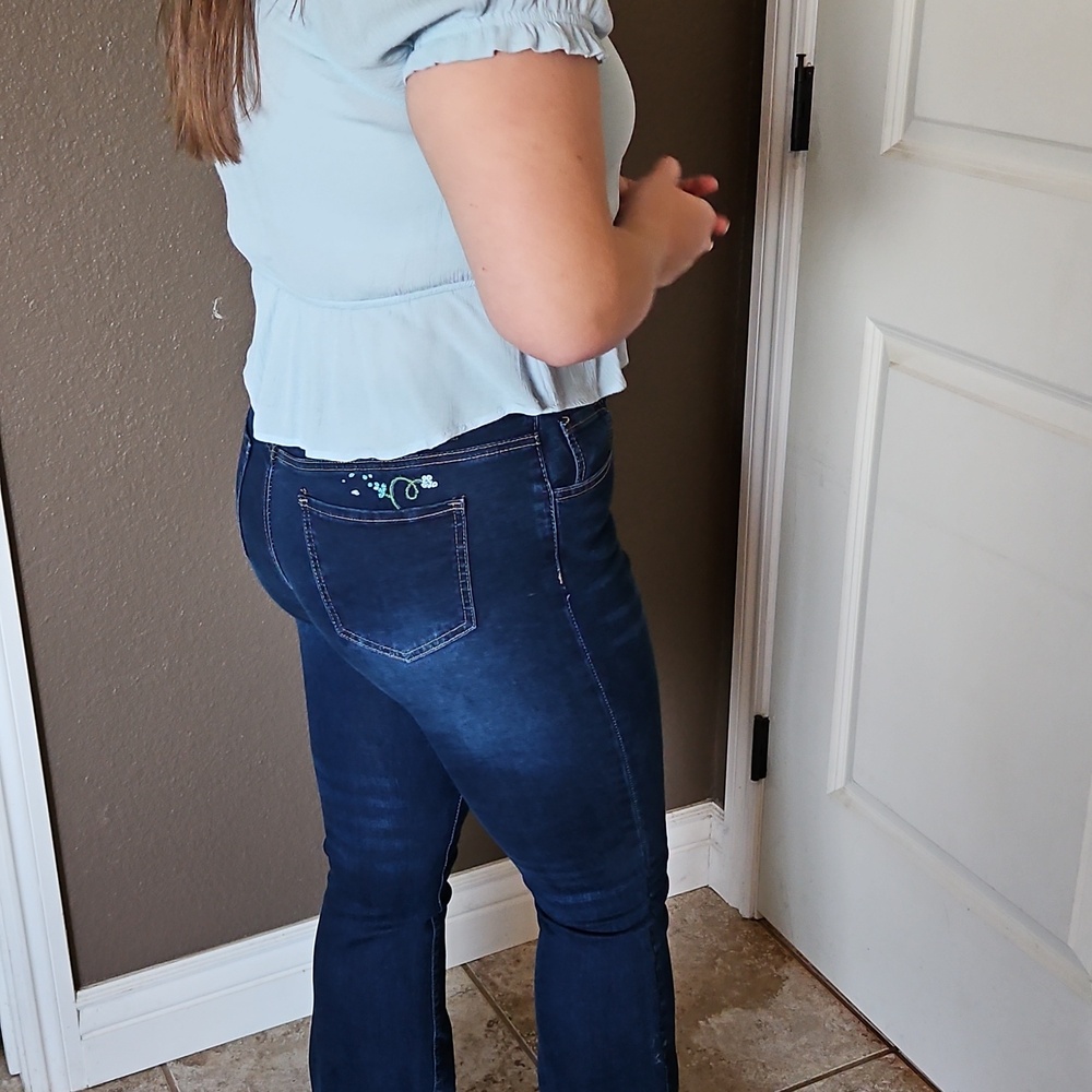 Outfit Pairing (Pear Tree Exclusive)
